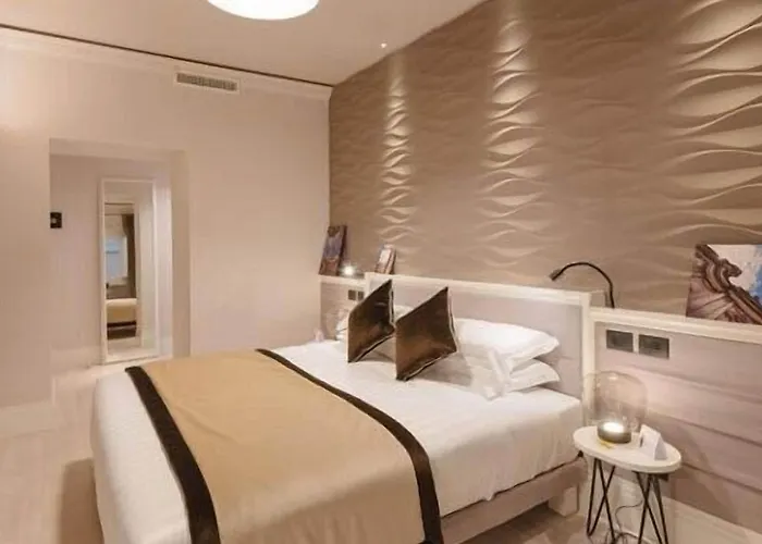 Rhea Silvia Luxury Navona Konukevi 4*