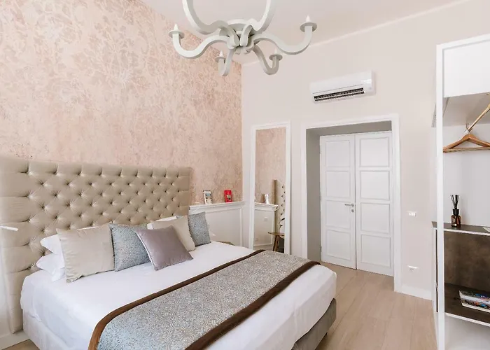 Rhea Silvia Luxury Navona