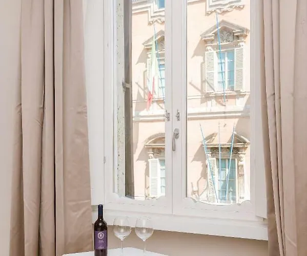 Konukevi Rhea Silvia Luxury Navona 4*